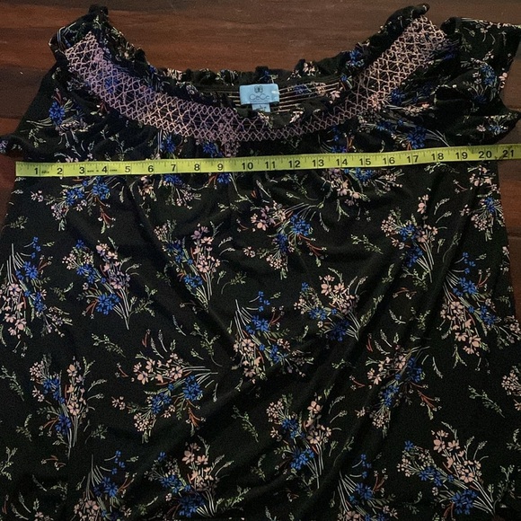 Cece Sportswear Size Large (F-9) - Picture 5 of 6